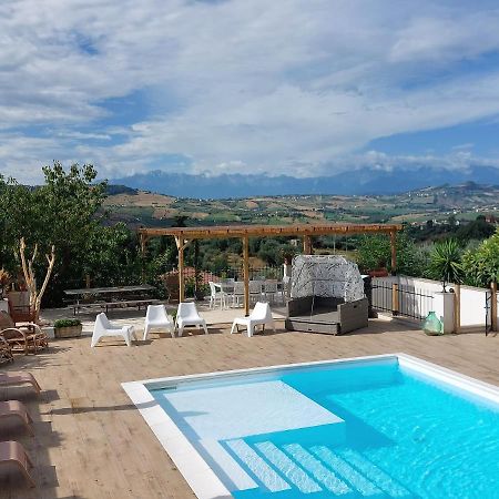 Bed And Breakfast La Pecora Rosa Sant'Omero Exterior photo