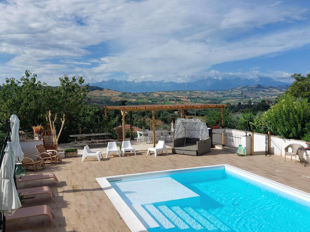 Bed And Breakfast La Pecora Rosa Sant'Omero Exterior photo